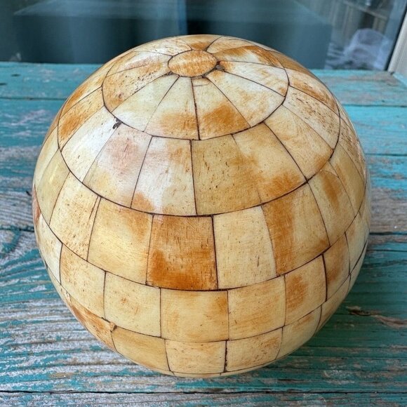 Carpet Ball Inlaid Bone Bovine Tiled Polished‎ Geometric Decorative 4.5” D VTG - Picture 1 of 6